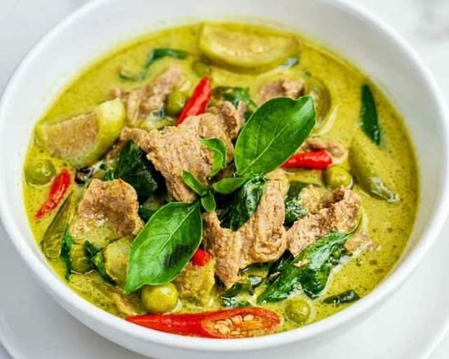 Lunch Special Green Curry.