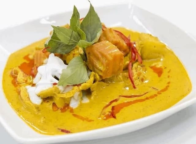 Lunch Special Yellow Curry.